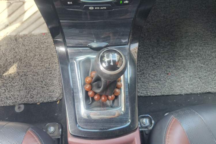 Used BYD Surui 2016 1.5L Manual Elite Edition Gear Lever