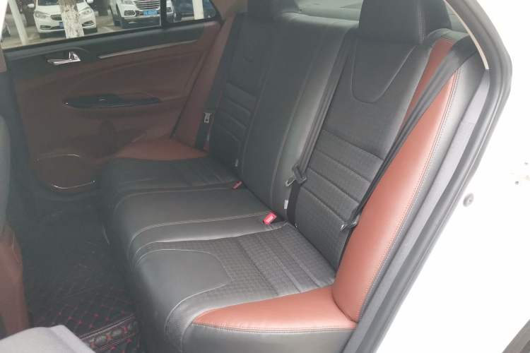 Used BYD Surui 2016 1.5L Manual Elite Edition Interior 1