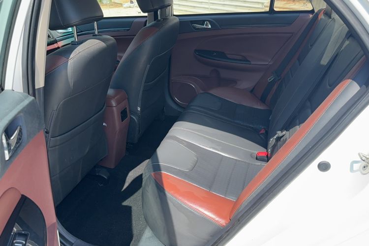 Used BYD Surui 2016 1.5L Manual Elite Edition Interior 1
