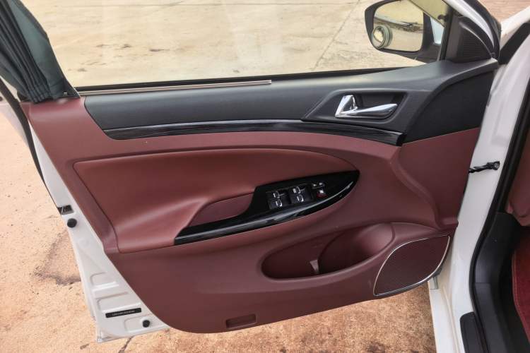 Used BYD Surui 2016 1.5L Manual Elite Edition Interior 1