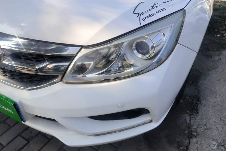 Used BYD Surui 2016 1.5L Manual Elite Edition Left Front Headlight