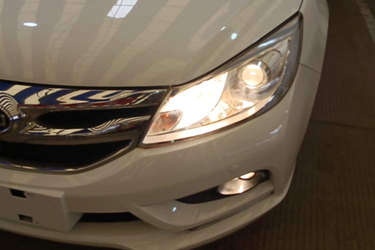 Used BYD Surui 2016 1.5L Manual Elite Edition Left Front Headlight