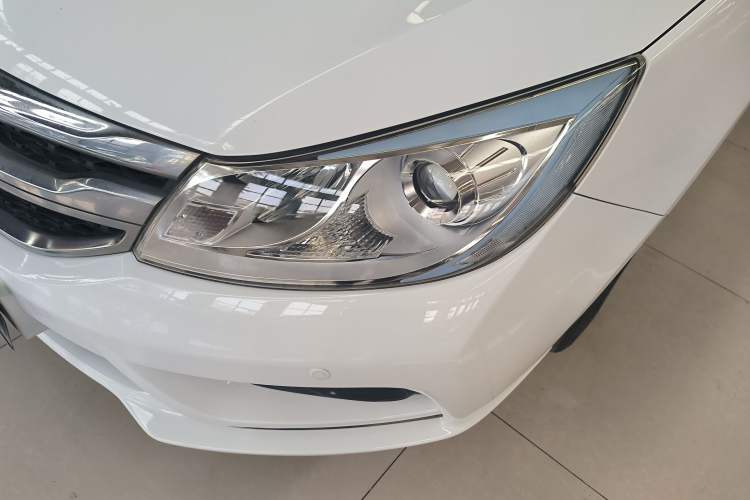 Used BYD Surui 2016 1.5L Manual Elite Edition Left Front Headlight