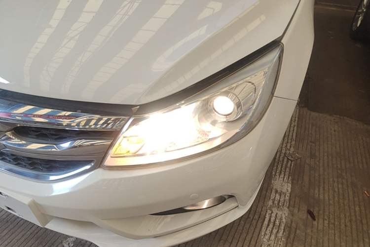 Used BYD Surui 2016 1.5L Manual Elite Edition Left Front Headlight