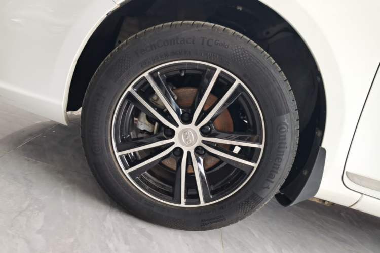 Used BYD Surui 2016 1.5L Manual Elite Edition Left Front Wheel Hub