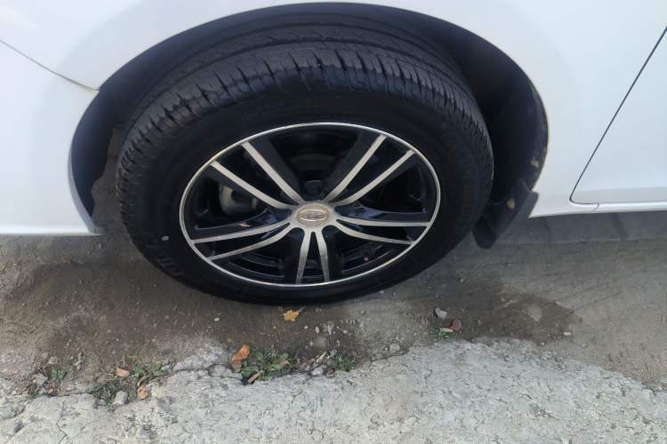 Used BYD Surui 2016 1.5L Manual Elite Edition Left Front Wheel Hub