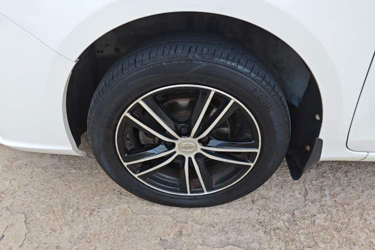 Used BYD Surui 2016 1.5L Manual Elite Edition Left Front Wheel Hub