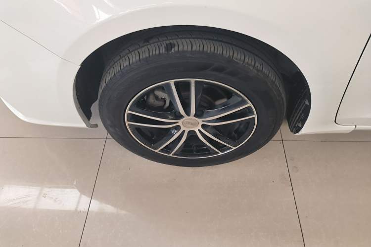 Used BYD Surui 2016 1.5L Manual Elite Edition Left Front Wheel Hub