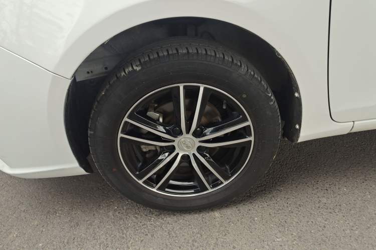 Used BYD Surui 2016 1.5L Manual Elite Edition Left Front Wheel Hub