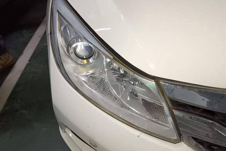 Used BYD Surui 2016 1.5L Manual Elite Edition Right Front Headlight