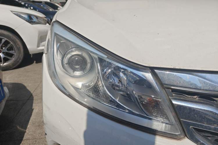 Used BYD Surui 2016 1.5L Manual Elite Edition Right Front Headlight