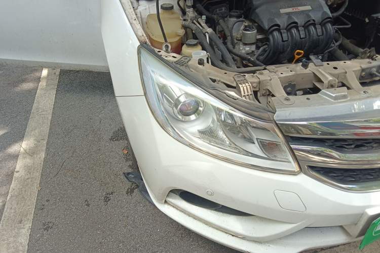 Used BYD Surui 2016 1.5L Manual Elite Edition Right Front Headlight