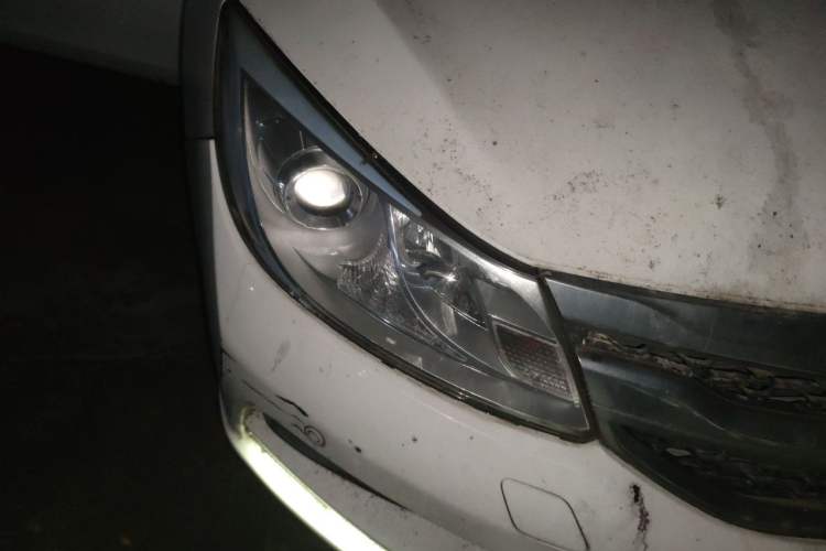 Used BYD Surui 2016 1.5L Manual Elite Edition Right Front Headlight