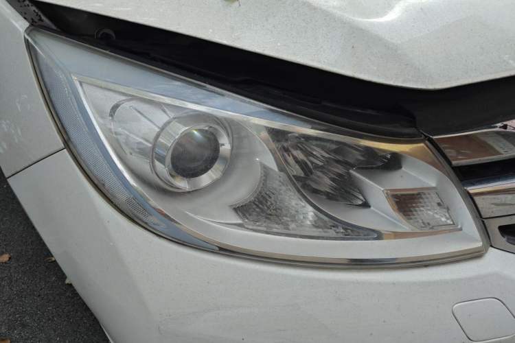 Used BYD Surui 2016 1.5L Manual Elite Edition Right Front Headlight