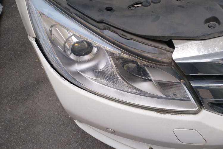Used BYD Surui 2016 1.5L Manual Elite Edition Right Front Headlight