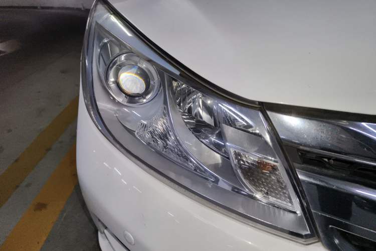 Used BYD Surui 2016 1.5L Manual Elite Edition Right Front Headlight