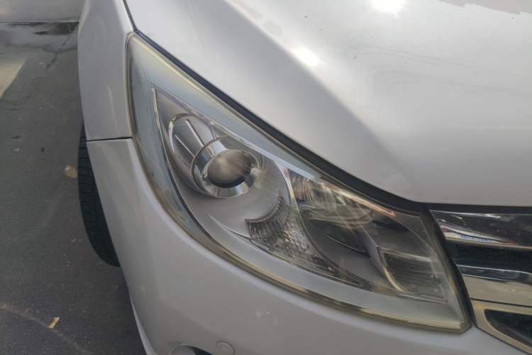 Used BYD Surui 2016 1.5L Manual Elite Edition Right Front Headlight