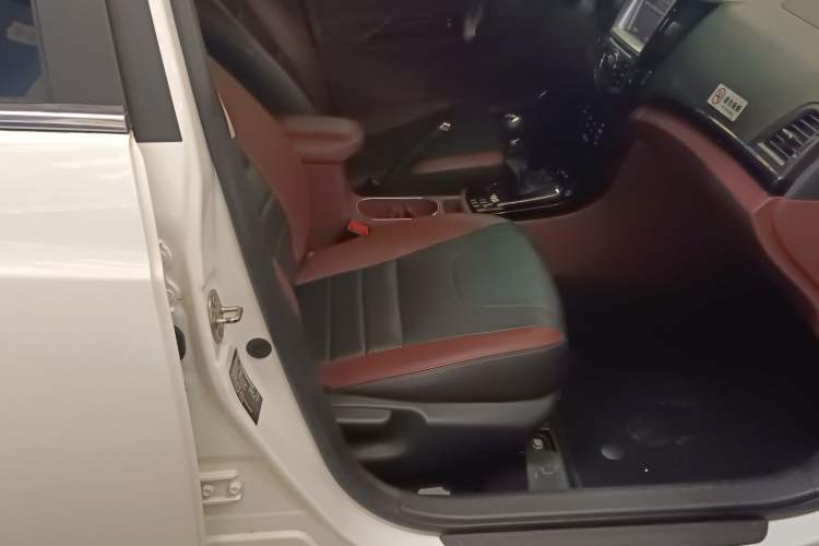 Used BYD Surui 2016 1.5L Manual Elite Edition Right Front Seat