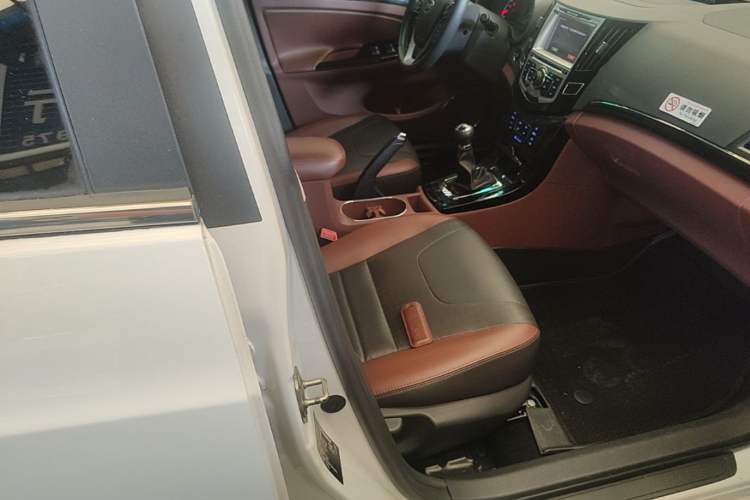 Used BYD Surui 2016 1.5L Manual Elite Edition Right Front Seat
