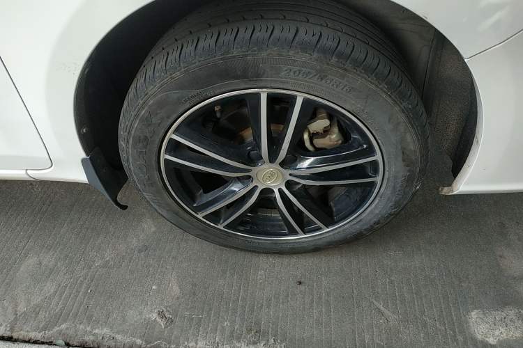 Used BYD Surui 2016 1.5L Manual Elite Edition Right Front Wheel Hub