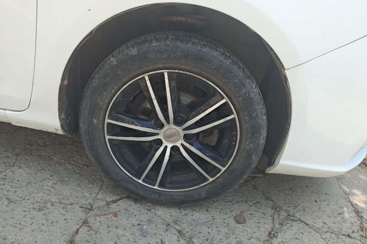 Used BYD Surui 2016 1.5L Manual Elite Edition Right Front Wheel Hub