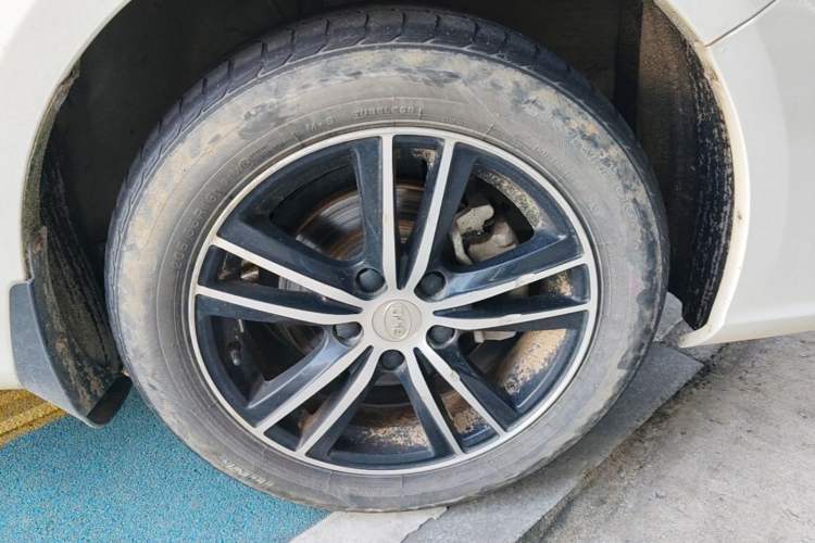 Used BYD Surui 2016 1.5L Manual Elite Edition Right Front Wheel Hub