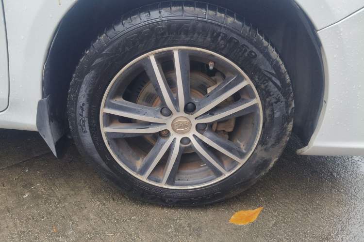 Used BYD Surui 2016 1.5L Manual Elite Edition Right Front Wheel Hub