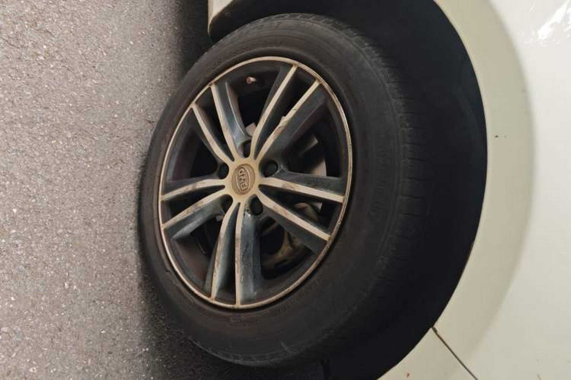 Used BYD Surui 2016 1.5L Manual Elite Edition Right Front Wheel Hub
