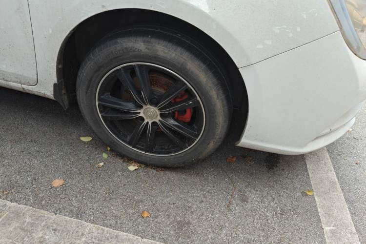 Used BYD Surui 2016 1.5L Manual Elite Edition Right Front Wheel Hub