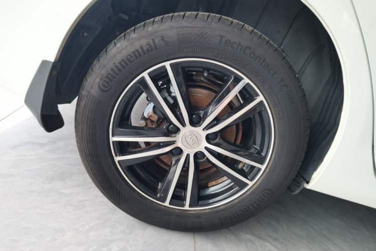 Used BYD Surui 2016 1.5L Manual Elite Edition Right Rear Wheel Hub