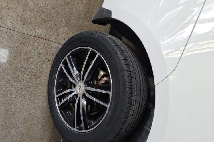Used BYD Surui 2016 1.5L Manual Elite Edition Right Rear Wheel Hub