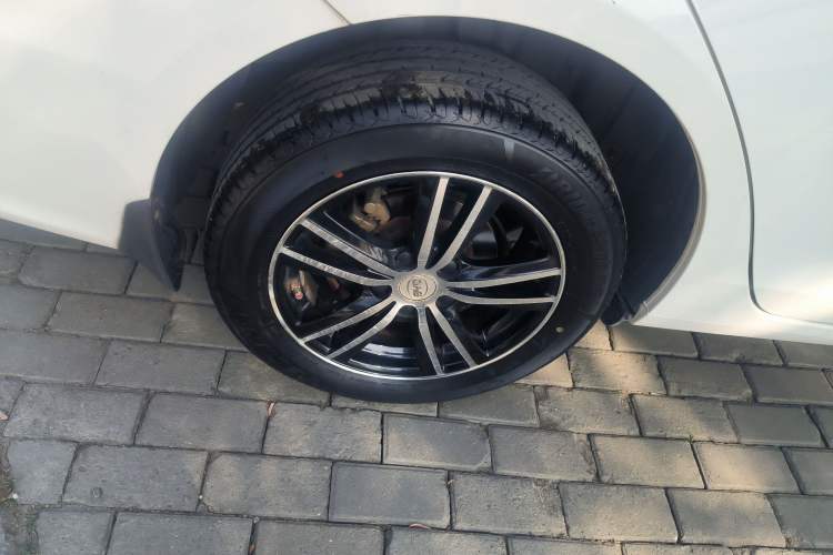 Used BYD Surui 2016 1.5L Manual Elite Edition Right Rear Wheel Hub