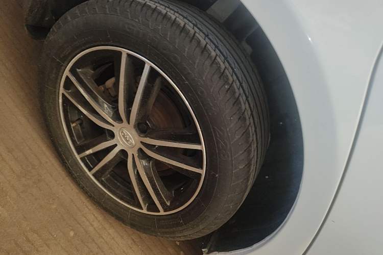 Used BYD Surui 2016 1.5L Manual Elite Edition Right Rear Wheel Hub