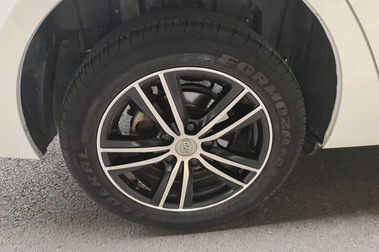 Used BYD Surui 2016 1.5L Manual Elite Edition Right Rear Wheel Hub
