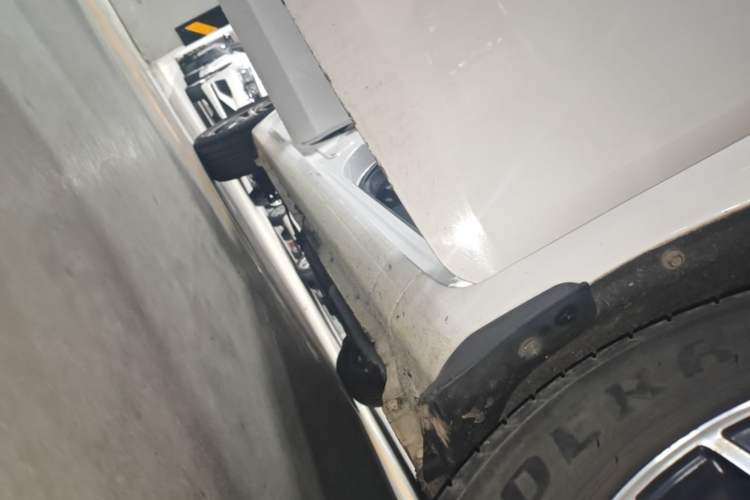 Used BYD Surui 2016 1.5L Manual Elite Edition Right Side Sill
