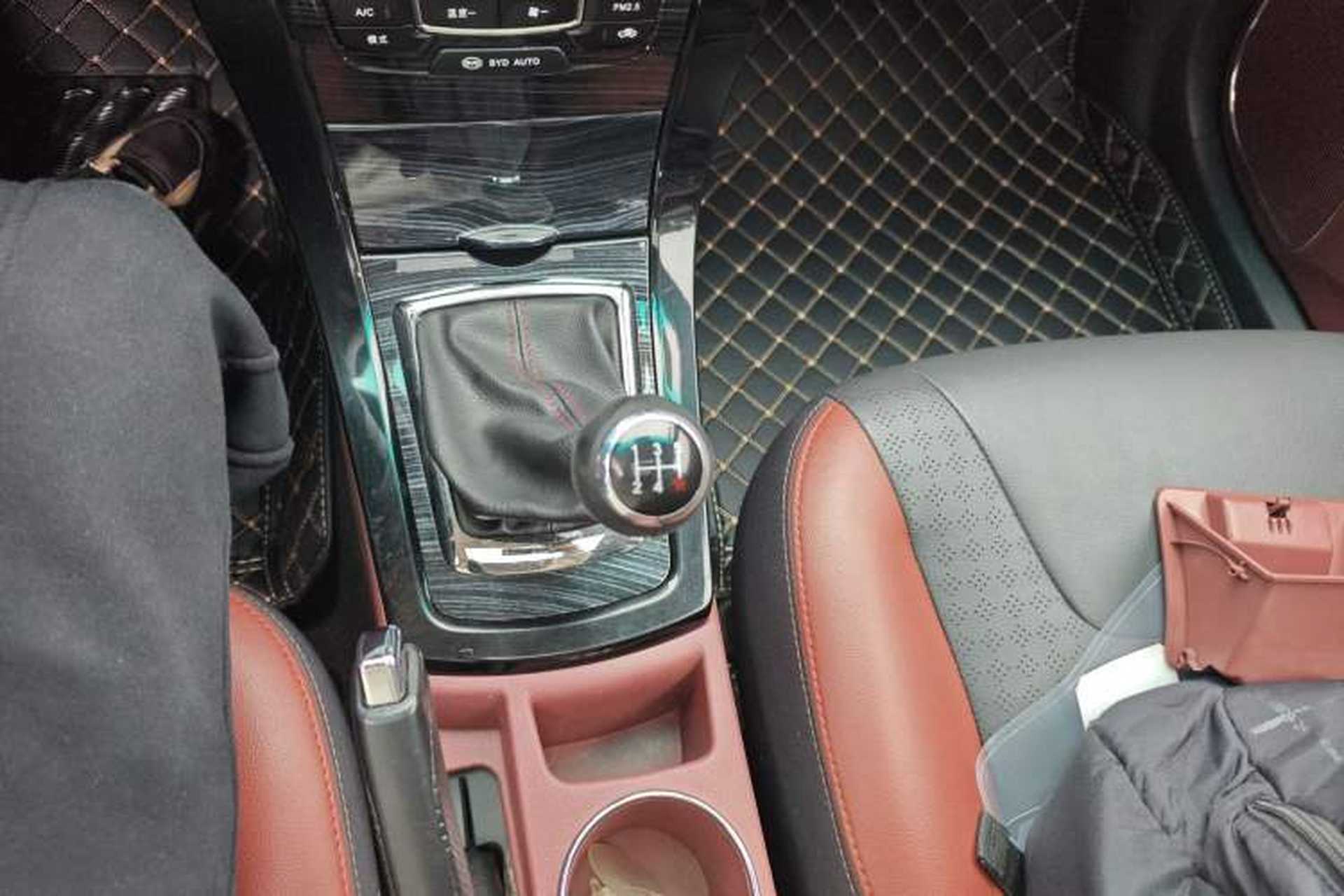 Used BYD Surui 2018 1.5L Manual Luxury Model Gear Lever