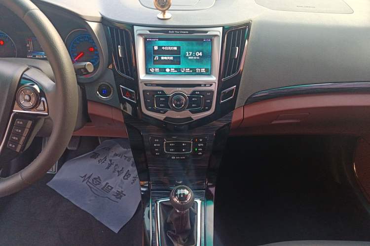 Used BYD Surui 2018 1.5L Manual Enjoyment Model Audio And AC Panel