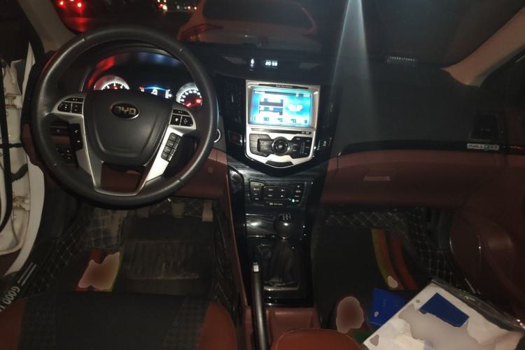 Used BYD Surui 2018 1.5L Manual Luxury Model Center Console
