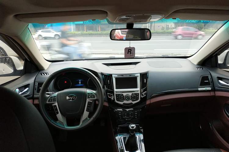 Used BYD Surui 2018 1.5L Manual Luxury Model Center Console