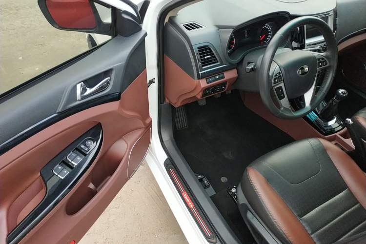 Used BYD Surui 2018 1.5L Manual Luxury Model Driver Seat