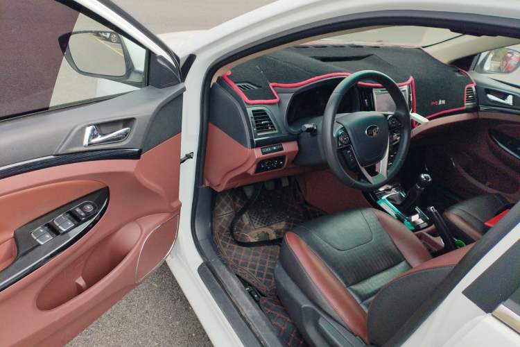Used BYD Surui 2018 1.5L Manual Enjoyment Model Driver Seat