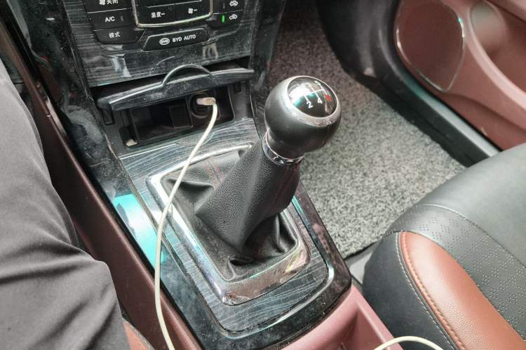 Used BYD Surui 2018 1.5L Manual Enjoyment Model Gear Lever