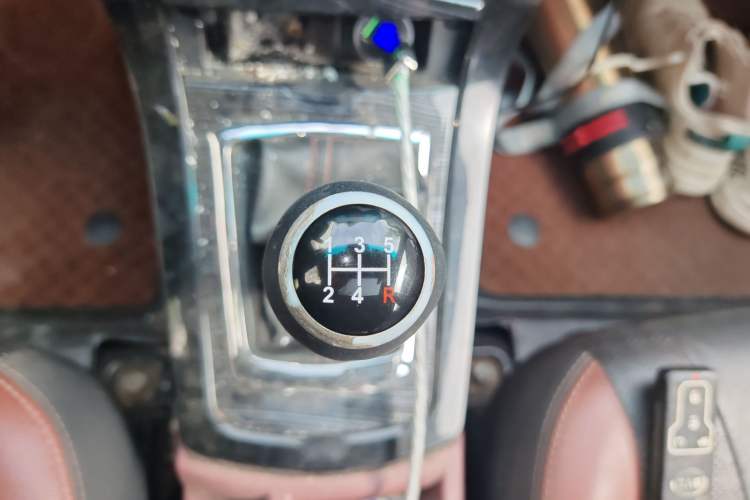 Used BYD Surui 2018 1.5L Manual Luxury Model Gear Lever
