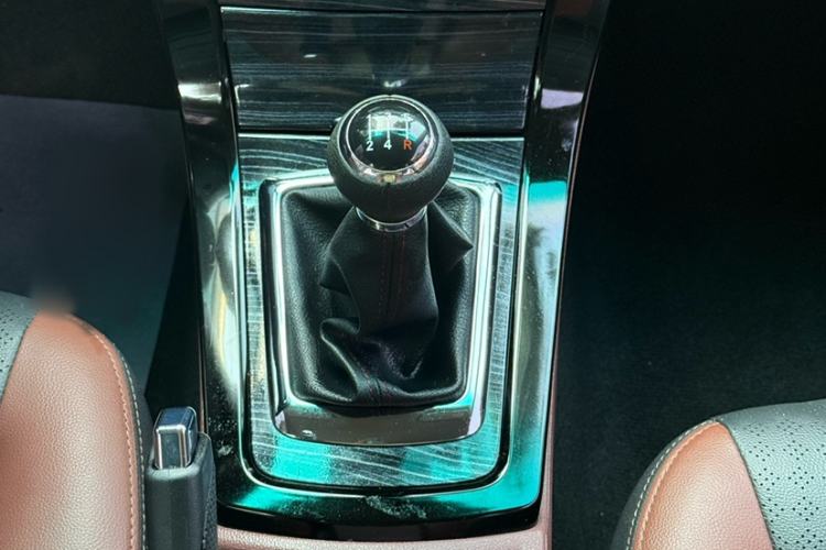 Used BYD Surui 2018 1.5L Manual Enjoyment Model Interior 2