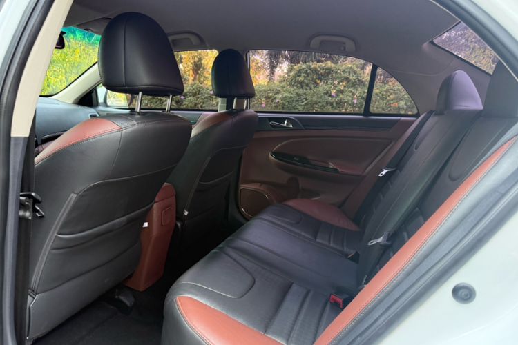 Used BYD Surui 2018 1.5L Manual Enjoyment Model Interior 4