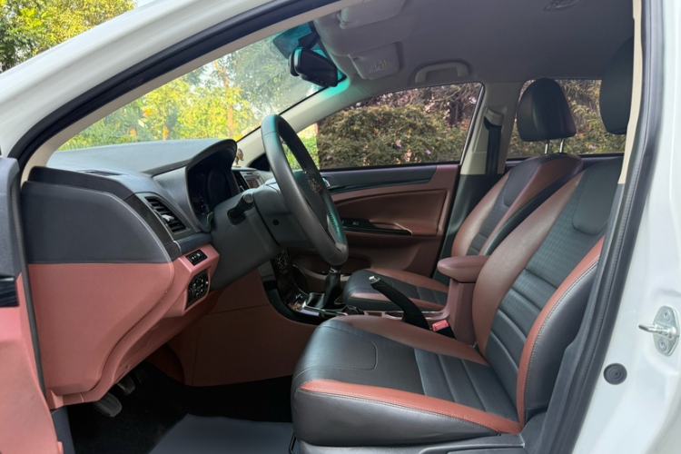 Used BYD Surui 2018 1.5L Manual Enjoyment Model Interior 5