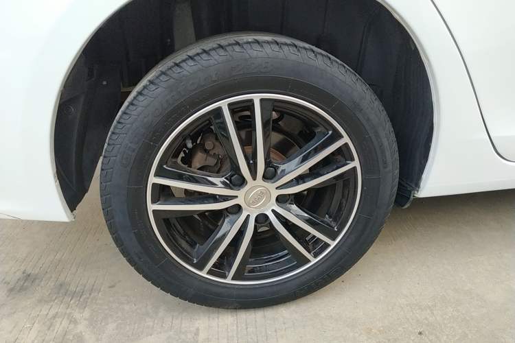 Used BYD Surui 2018 1.5L Manual Luxury Model Right Rear Wheel Hub