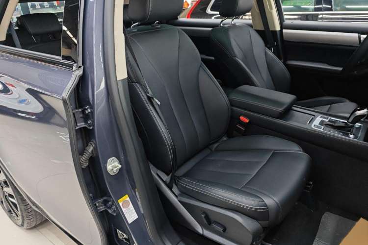 Used BYD Tang 2019 2.0T Automatic SmartConnect Prestige 7-Seater China VI Standard Right Front Seat