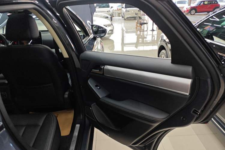 Used BYD Tang 2019 2.0T Automatic SmartConnect Prestige 7-Seater China VI Standard Right Rear Door Interior