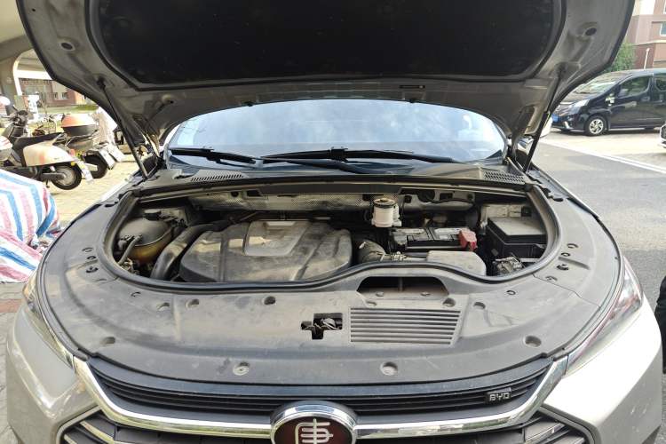 Used BYD Tang 2018 2.0T Automatic Smart Connect Prestige 7-Seater China V Standard Engine Bay